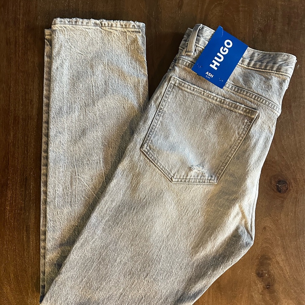 HUGO Men's Light Gray Slim Jeans